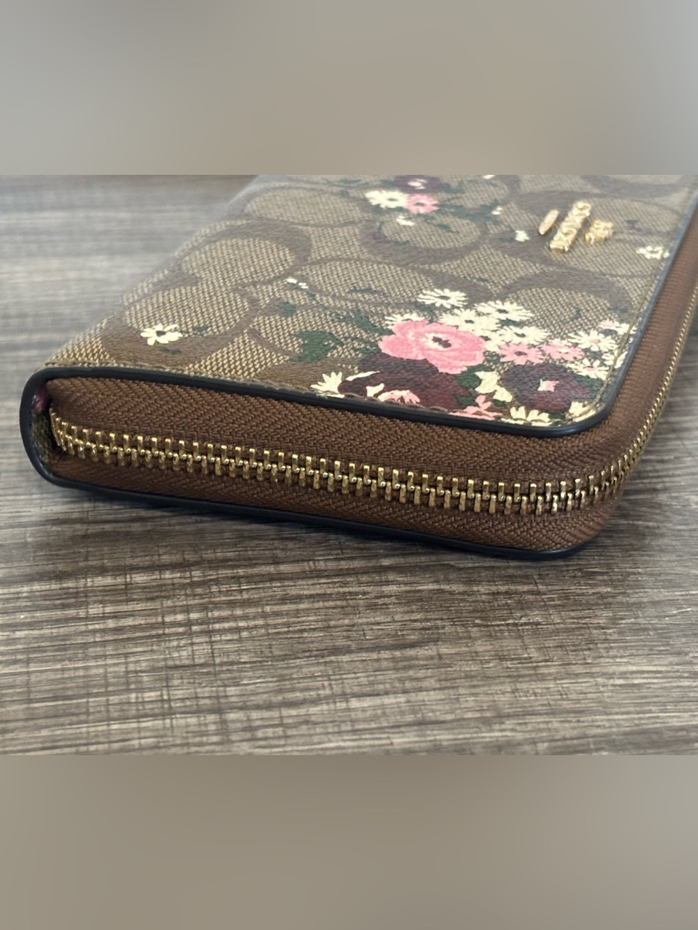 EUC Coach Long Zip Around Wallet in Signature Canvas with Evergreen Floral - Picture 3 of 12